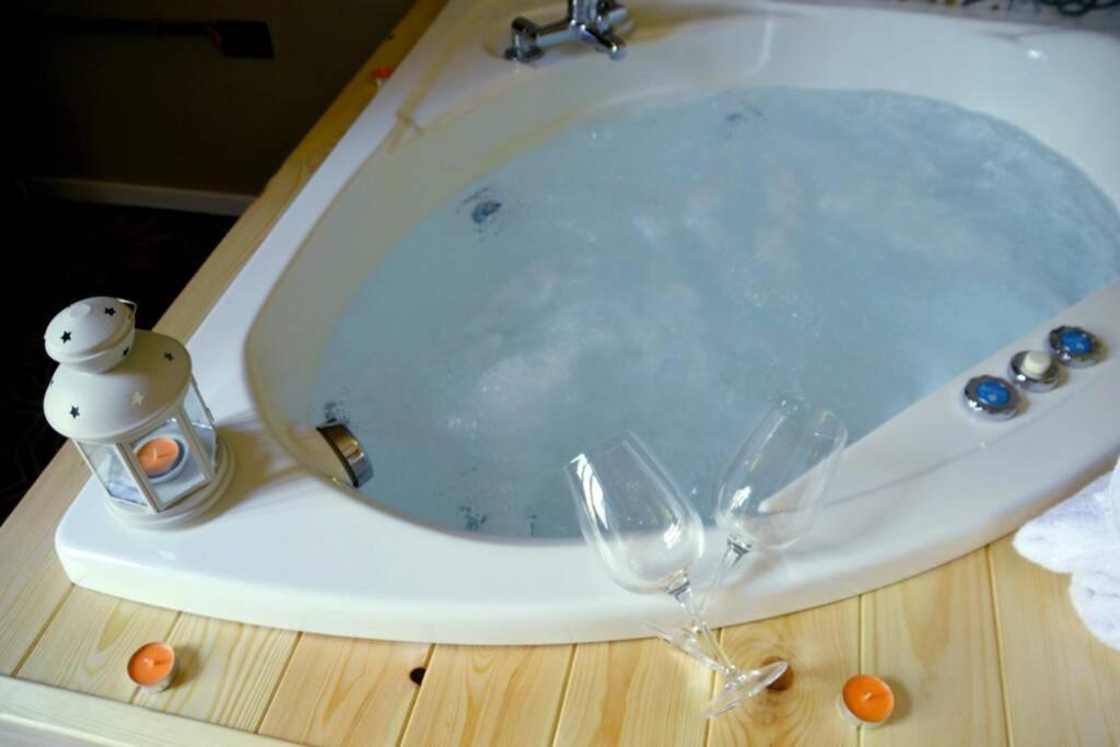 Wineexperience- Wine&Jacuzzi Suite Lecce Luaran gambar