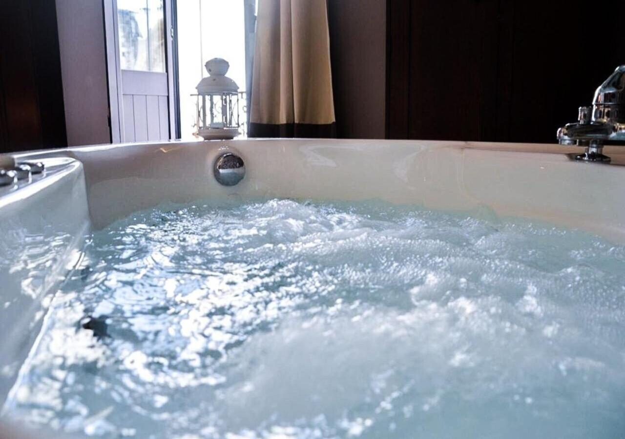 Wineexperience- Wine&Jacuzzi Suite Lecce Luaran gambar
